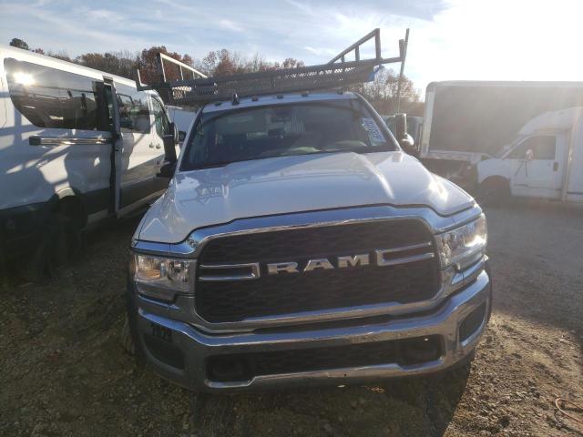 3C7WRLEL1KG522268 - 2019 RAM 4500 WHITE photo 5