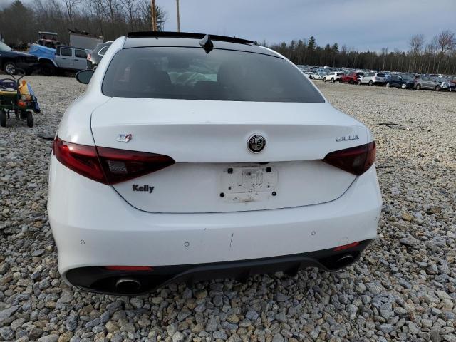 ZARFAEEN1H7552950 - 2017 ALFA ROMEO GIULIA TI WHITE photo 6