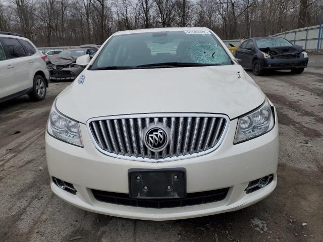 1G4GF5E3XCF118292 - 2012 BUICK LACROSSE P WHITE photo 5