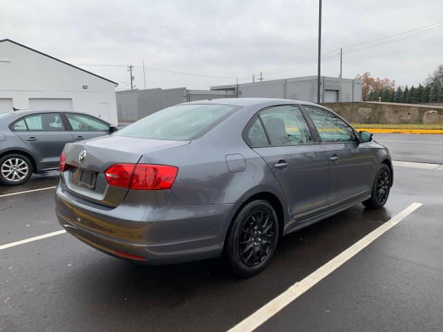 3VW1K7AJ4DM222829 - 2013 VOLKSWAGEN JETTA BASE GRAY photo 4