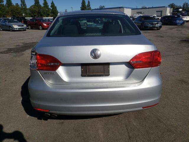 3VW1K7AJ9DM412612 - 2013 VOLKSWAGEN JETTA BASE 银色 照片 6