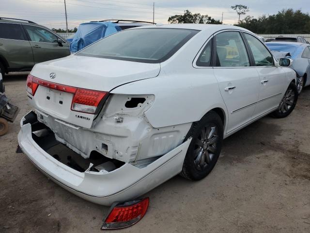 KMHFC46F39A370012 - 2009 HYUNDAI AZERA SE WHITE photo 3