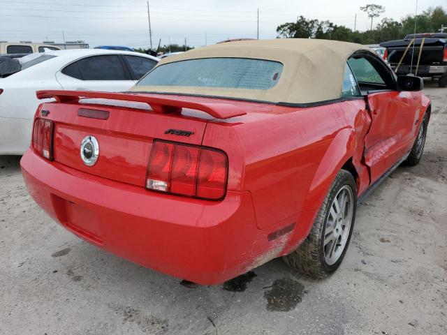 1ZVFT84N165135440 - 2006 FORD MUSTANG RED photo 3