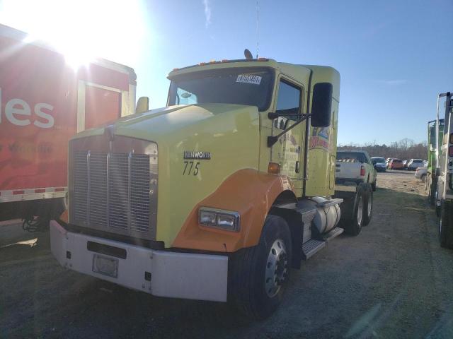 1XKDD09X78J232904 - 2008 KENWORTH CONSTRUCTI YELLOW photo 2