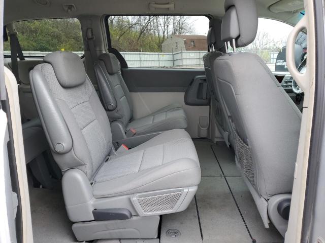 2A4RR5D1XAR308663 - 2010 CHRYSLER TOWN & COU 银色 照片 11