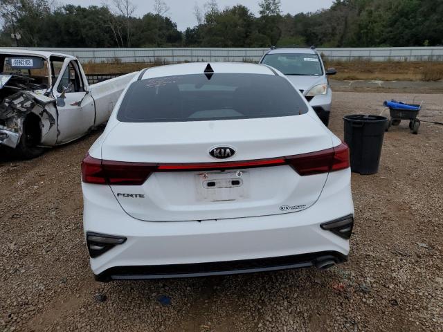 3KPF24AD3ME310038 - 2021 KIA FORTE FE WHITE photo 6