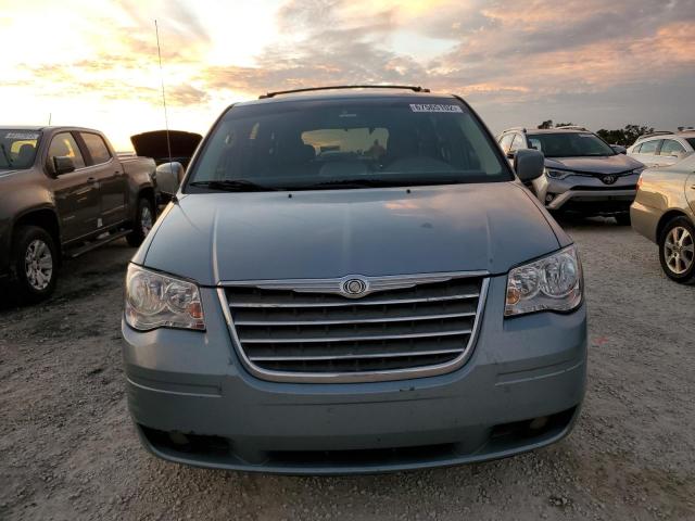 2A8HR541X9R640043 - 2009 CHRYSLER TOWN & COU TEAL photo 5