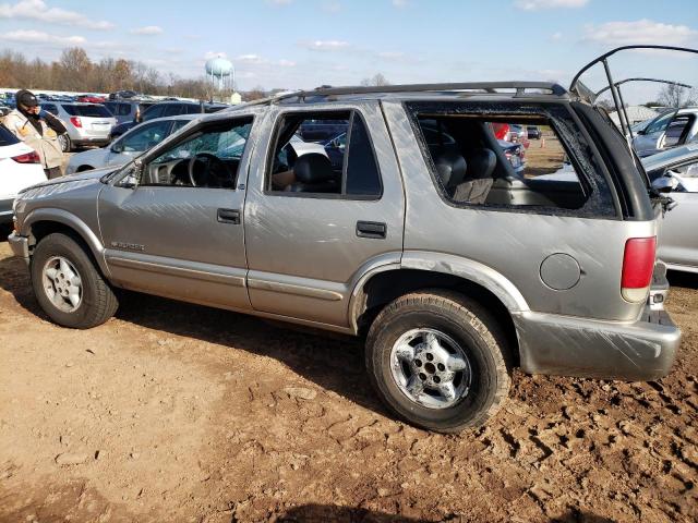 1GNDT13W32K111493 - 2002 CHEVROLET BLAZER TAN photo 2