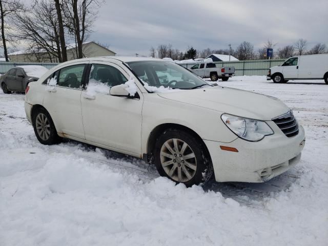 1C3CC5FB7AN223607 - 2010 CHRYSLER SEBRING LI WHITE photo 4