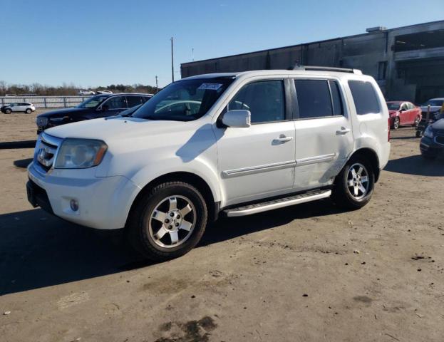 5FNYF4H99BB059998 - 2011 HONDA PILOT TOUR WHITE photo 1