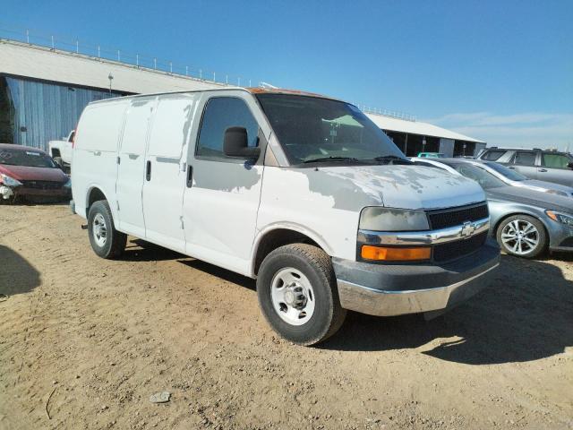 1GCGG25V571232091 - 2007 CHEVROLET EXPRESS CA WHITE photo 4