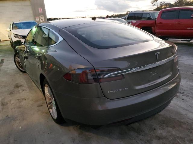 5YJSA1S25FF090945 - 2015 TESLA MODEL S 70 GRAY photo 2