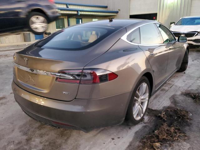 5YJSA1S25FF090945 - 2015 TESLA MODEL S 70 GRAY photo 3