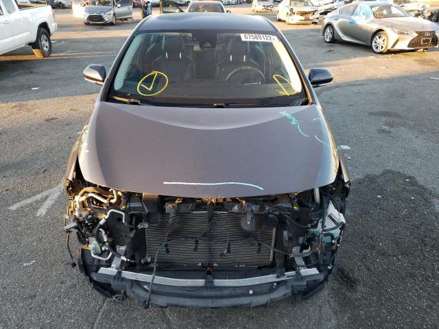 JTDKARFP2H3026236 - 2017 TOYOTA PRIUS PRIM 灰色 照片 5