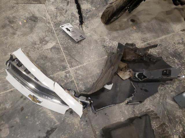 1G1ZC5EB1AF227209 - 2010 CHEVROLET MALIBU 1LT Beyaz fotoğraf 12