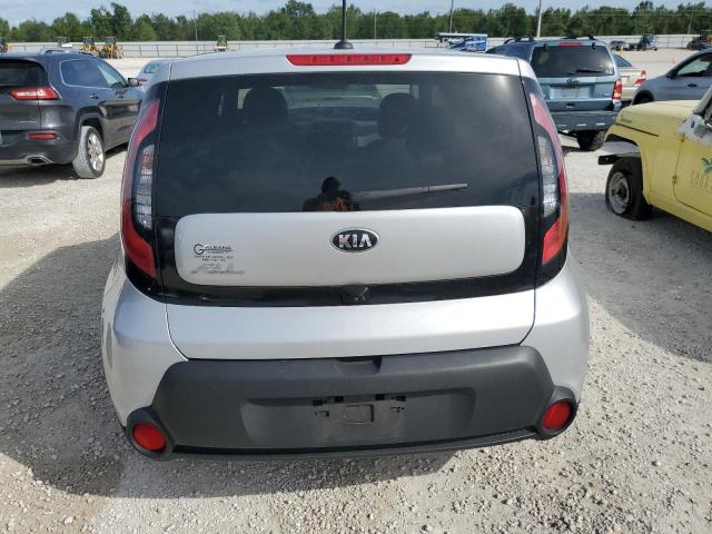 KNDJN2A23G7825646 - 2016 KIA SOUL SILVER photo 6