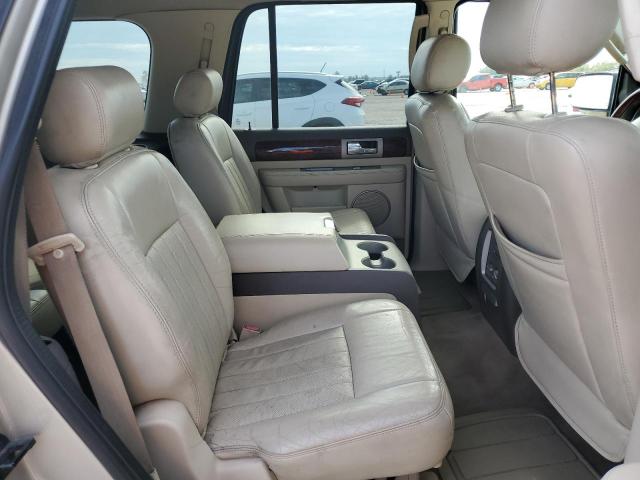 5LMFU27R04LJ21025 - 2004 LINCOLN NAVIGATOR 金色 照片 11