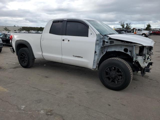 5TFRU54128X016618 - 2008 TOYOTA TUNDRA DOU WHITE photo 4