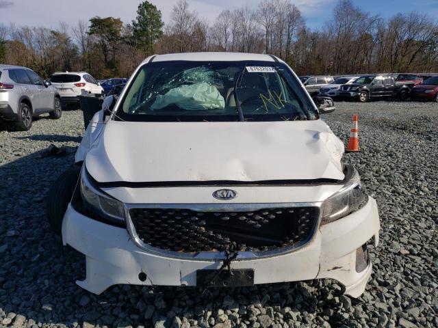 KNDMA5C17G6207217 - 2016 KIA SEDONA L WHITE photo 5