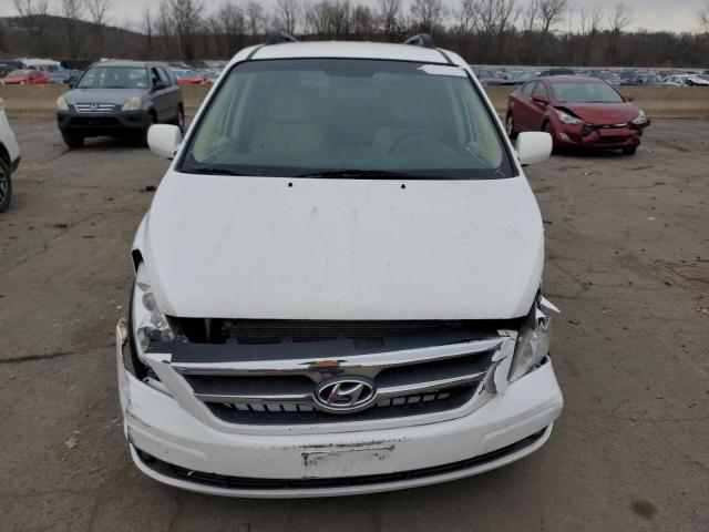 KNDMC233886052561 - 2008 HYUNDAI ENTOURAGE WHITE photo 5