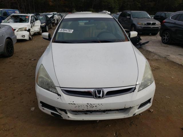 1HGCM56357A229070 - 2007 HONDA ACCORD SE WHITE photo 5