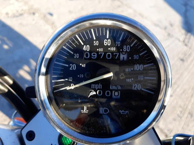 JS1VS53A832100920 - 2003 SUZUKI VZ800 SILVER photo 8