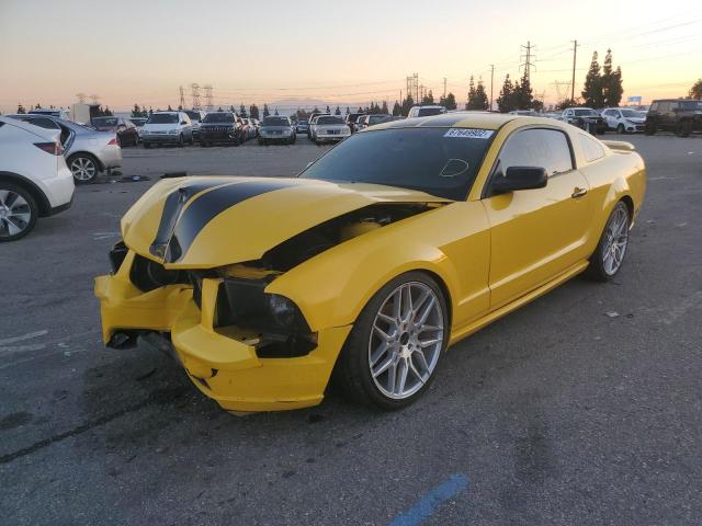 1ZVHT82H365196892 - 2006 FORD MUSTANG GT YELLOW photo 1