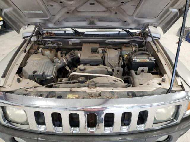 5GTDN136968276852 - 2006 HUMMER H3 TAN photo 12