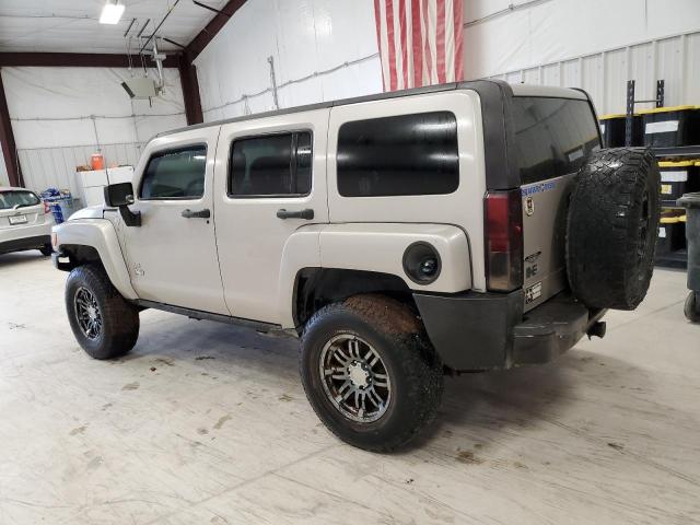 5GTDN136968276852 - 2006 HUMMER H3 TAN photo 2