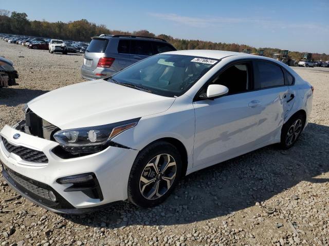 3KPF24AD4ME410939 - 2021 KIA FORTE FE WHITE photo 1