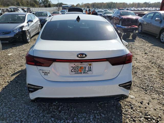 3KPF24AD4ME410939 - 2021 KIA FORTE FE WHITE photo 6