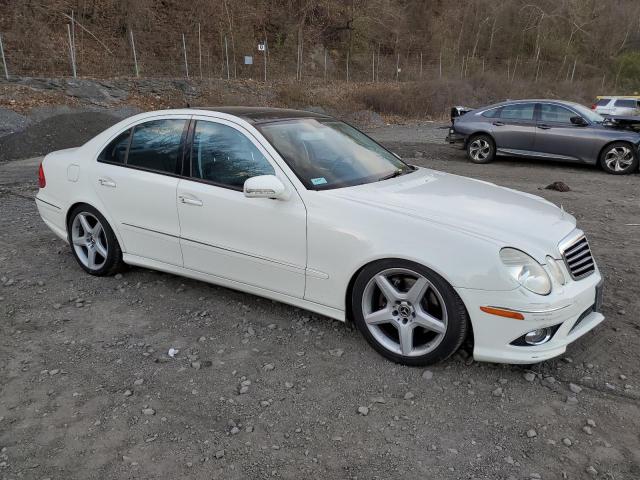 WDBUF87X19B361156 - 2009 MERCEDES-BENZ E 350 4MAT WHITE photo 4