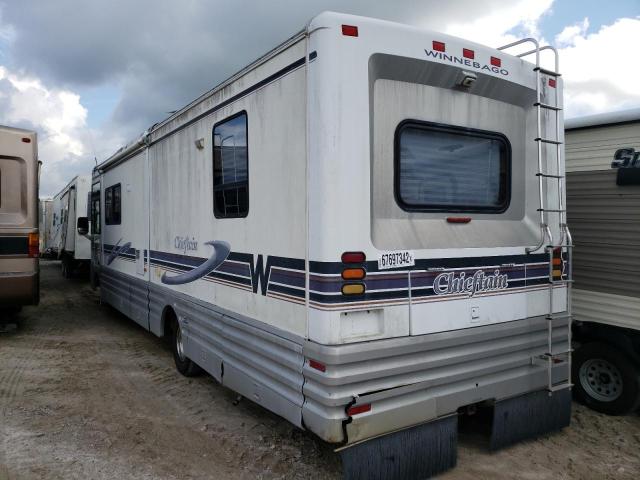 3FCMF53G9VJA25457 - 1998 WINNEBAGO CHIEFTAIN WHITE photo 3