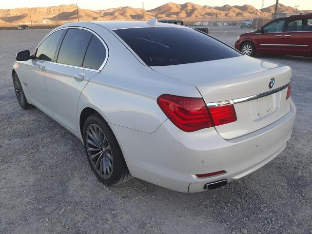 WBAKA4C58CDS99087 - 2012 BMW 740 I WHITE photo 2