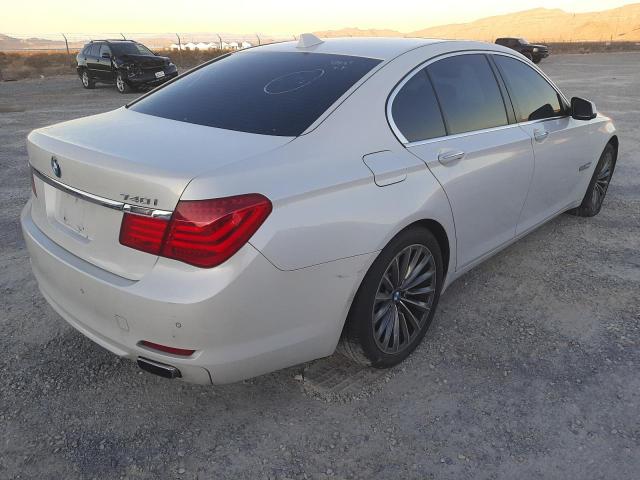 WBAKA4C58CDS99087 - 2012 BMW 740 I WHITE photo 3