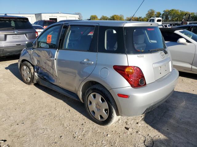 JTKKT624850088976 - 2005 TOYOTA SCION XA SILVER photo 2