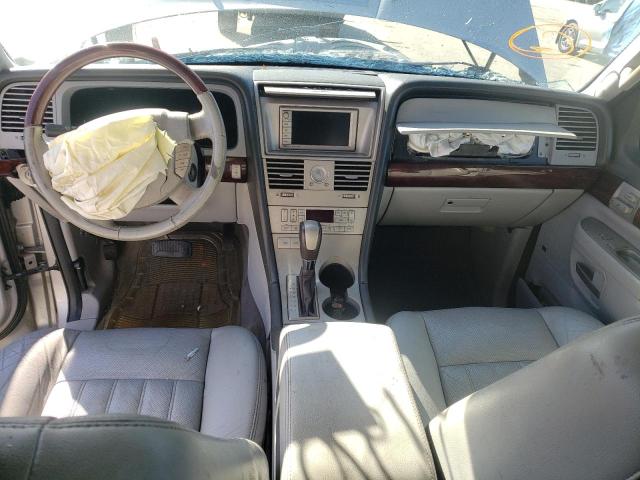 5LMEU88H04ZJ46556 - 2004 LINCOLN AVIATOR 银色 照片 8