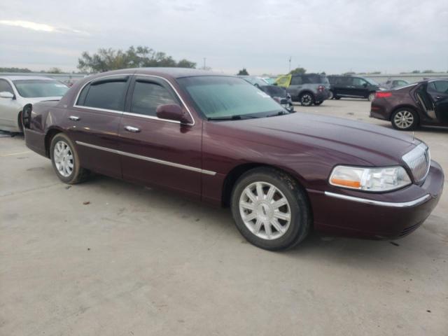 1LNHM82W07Y624704 - 2007 LINCOLN TOWN CAR S BURGUNDY photo 4