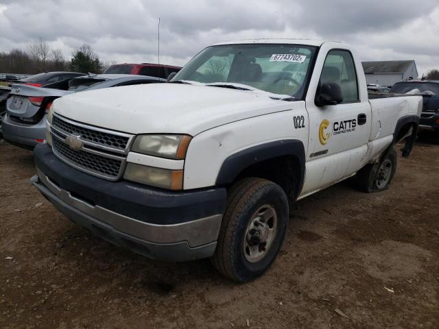 1GCHC24U35E272488 - 2005 CHEVROLET silverado WHITE photo 1