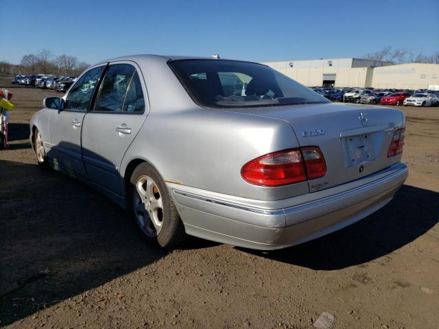 WDBJF65J72B473701 - 2002 MERCEDES-BENZ E 320 SILVER photo 2