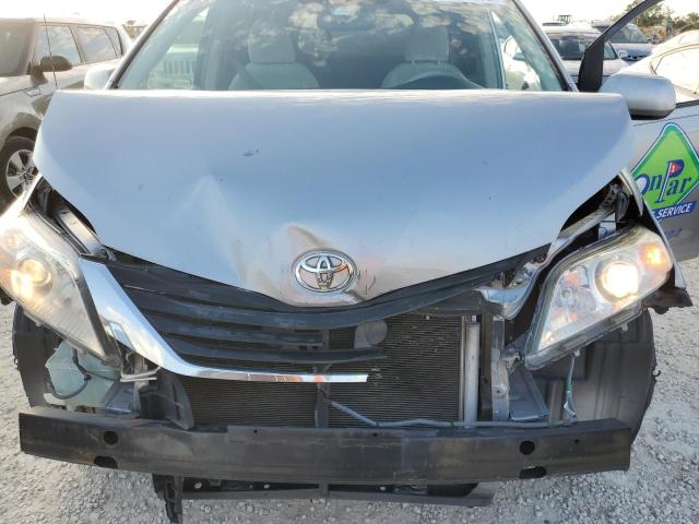 5TDKK3DC1BS083687 - 2011 TOYOTA SIENNA LE BLUE photo 12