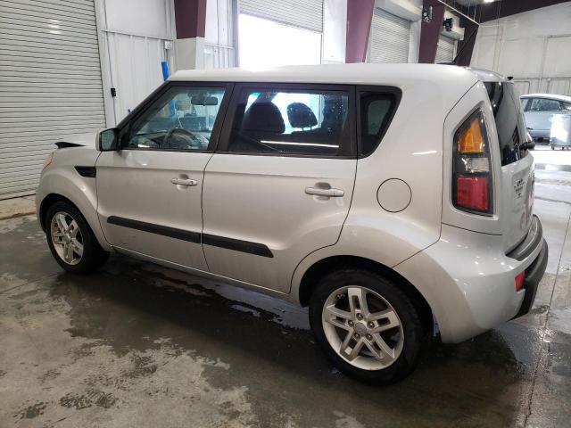 KNDJT2A28B7716890 - 2011 KIA SOUL + SILVER photo 2