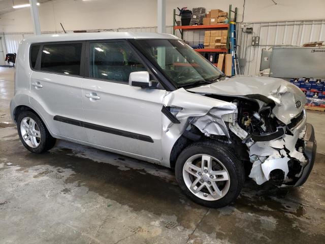 KNDJT2A28B7716890 - 2011 KIA SOUL + SILVER photo 4