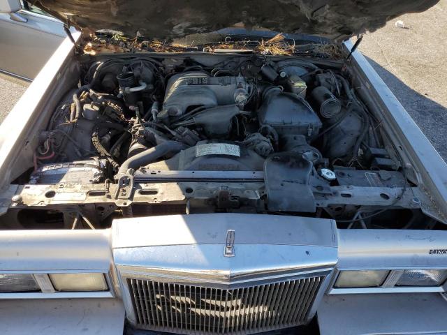 1LNBM82F5JY821400 - 1988 LINCOLN TOWN CAR S GRAY photo 11