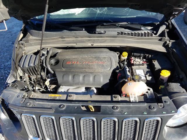 ZACCJAAB0HPG14844 - 2017 JEEP RENEGADE S 灰色 照片 7