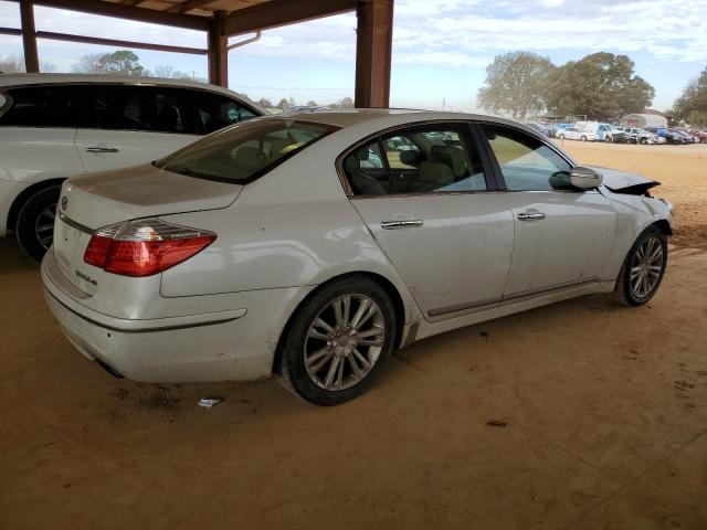 KMHGC46FX9U064993 - 2009 HYUNDAI GENESIS 4. WHITE photo 3