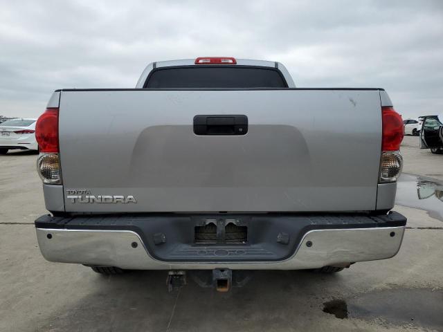 5TFEV58168X040653 - 2008 TOYOTA TUNDRA CRE SILVER photo 6