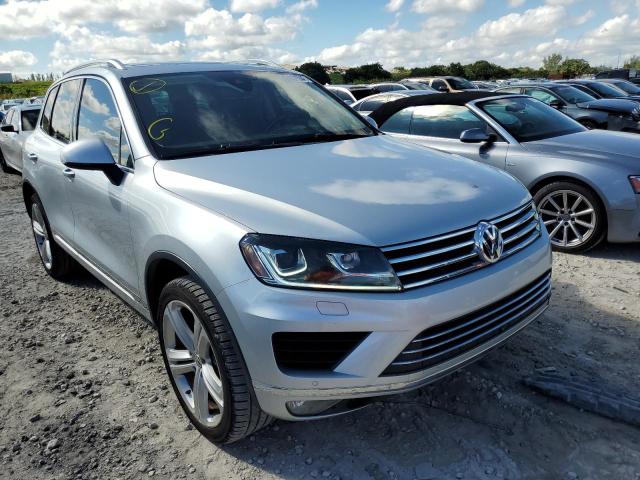 WVGGF7BP0HD001150 - 2017 VOLKSWAGEN TOUAREG EX SILVER photo 4