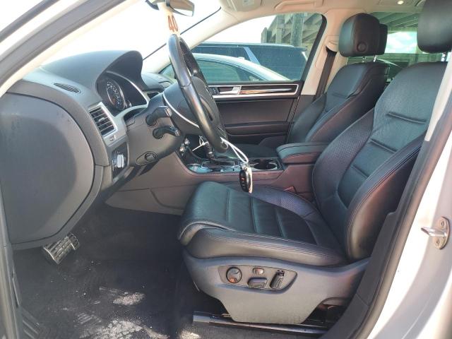 WVGGF7BP0HD001150 - 2017 VOLKSWAGEN TOUAREG EX SILVER photo 7