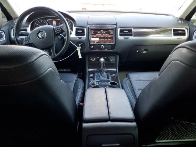 WVGGF7BP0HD001150 - 2017 VOLKSWAGEN TOUAREG EX SILVER photo 8